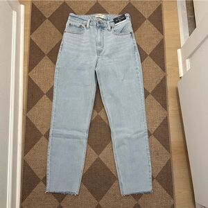 NWT Abercrombie & Fitch Curve Love High Rise Mom Jeans